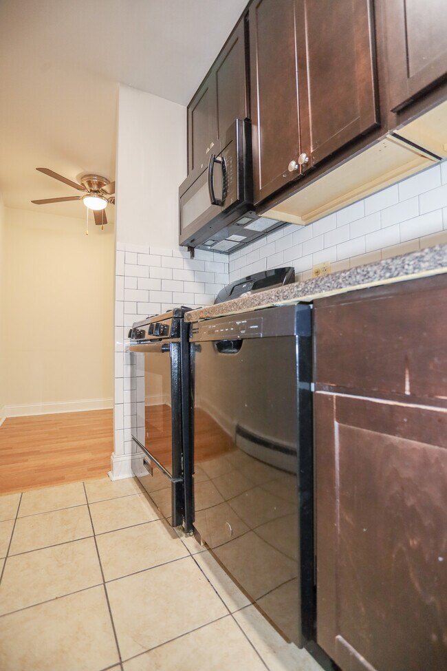 Photo - 561 W Cornelia Ave Unidad #276