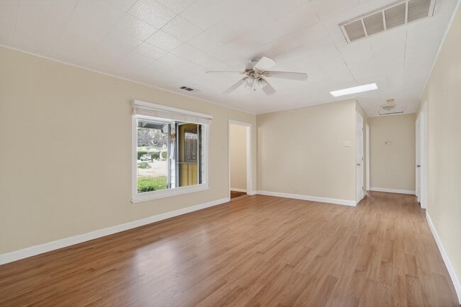 Photo - 259 Gloria Dr