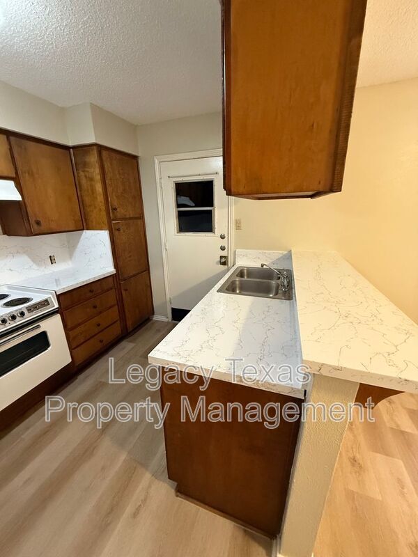 Photo - 1118 N Nolan River Rd Unit A