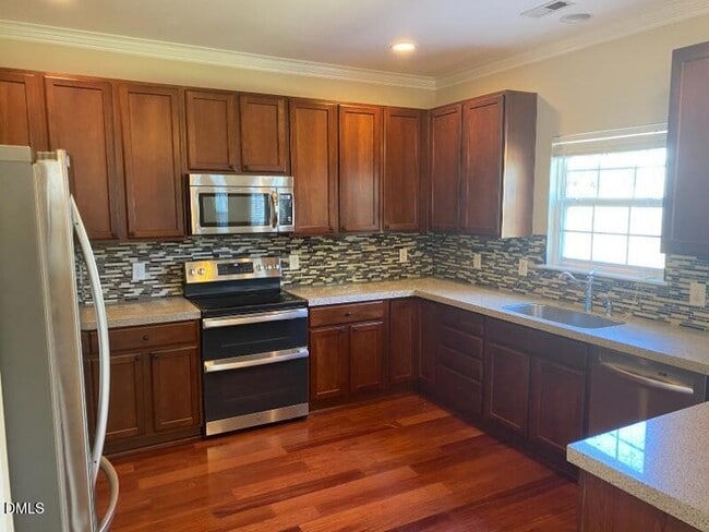 Photo - 105 Saltybrook Ln