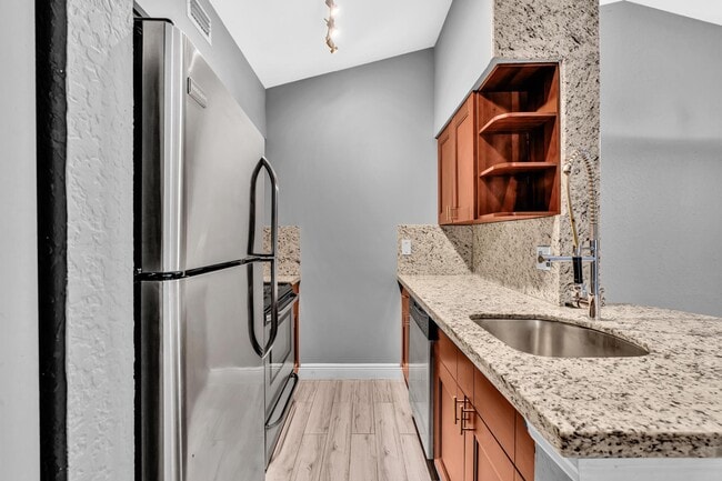 Photo - 2803 N Oakland Forest Dr