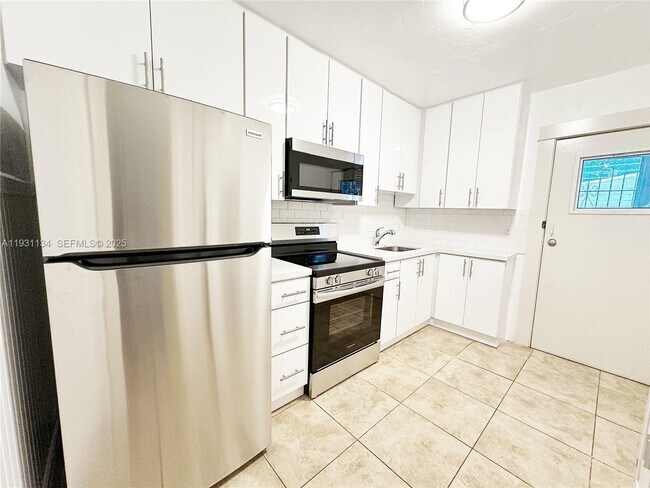 Photo - 2153 SW 14th Terrace Unidad 1
