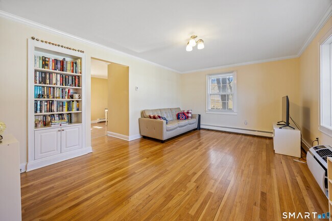 Photo - 245 Sunnyridge Ave