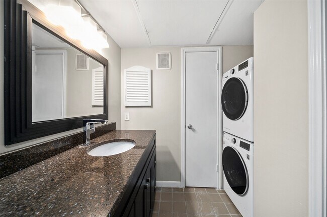 Photo - 1601 S Shepherd Dr Unit 20