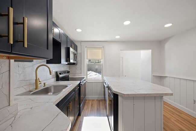 Photo - 122 Union St Unit B