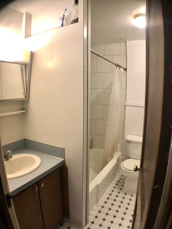 2054 Iuka Ave Unit D