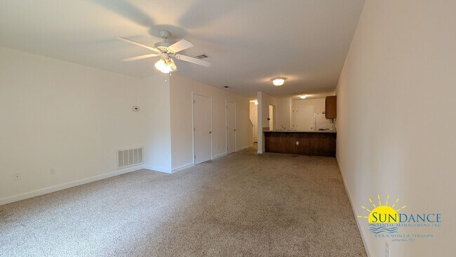 Photo - 102 Duloft St