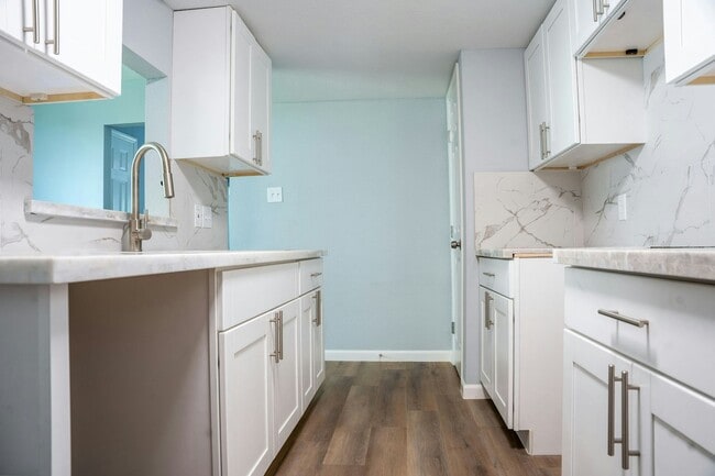 Building Photo - 12214 Ormandy St