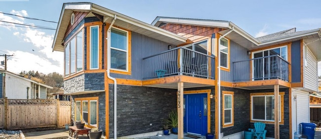 Building Photo - 2745 Departure Bay Rd