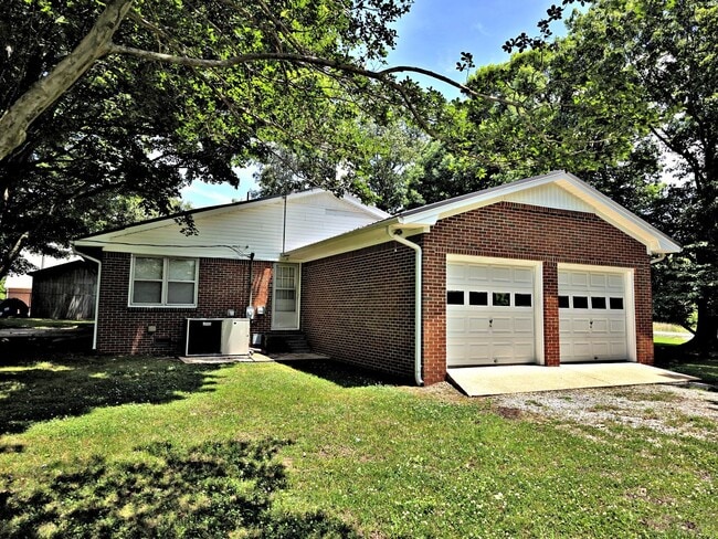 Photo - House Athens/Limestone County 4BR/2BA with 2 car garage