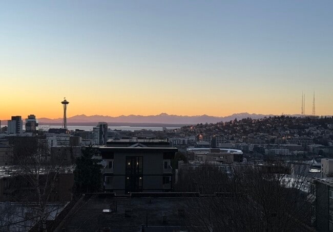 Building Photo - 505 Belmont Ave E Unit #501