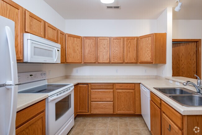 3BR, 2BA - 1,500SF