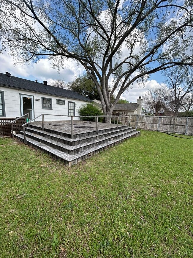 1255 San Patricio Dr