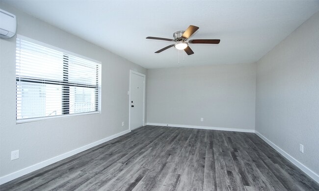 Photo - 5201 Crawford St Unit 7