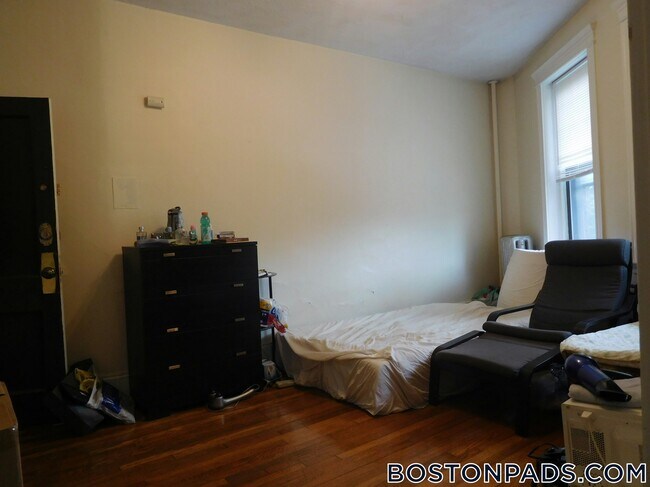 Photo - 97 St Stephen St Unidad 21