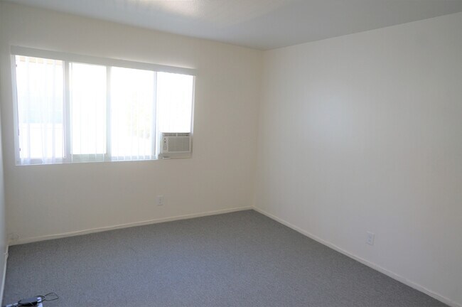 Photo - 5382 Pembury Dr