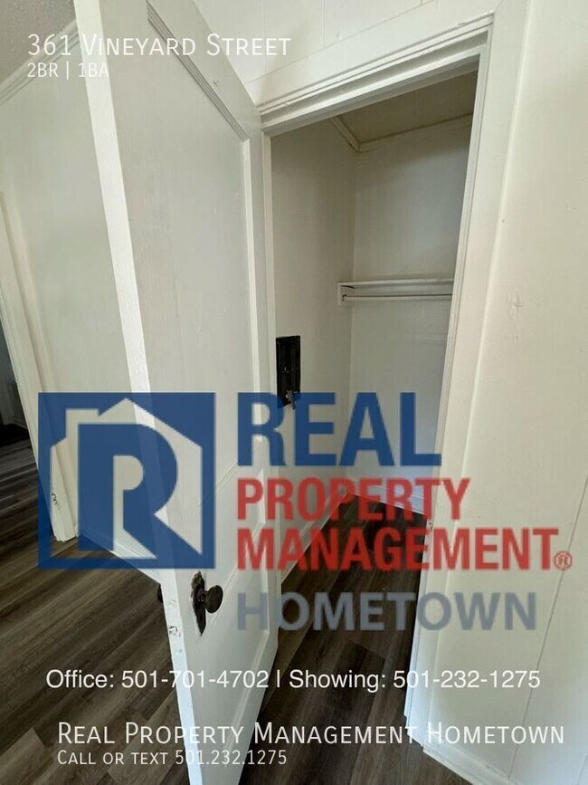 Duplex HSSD Close to EVERYTHING!! House House Rental in Hot