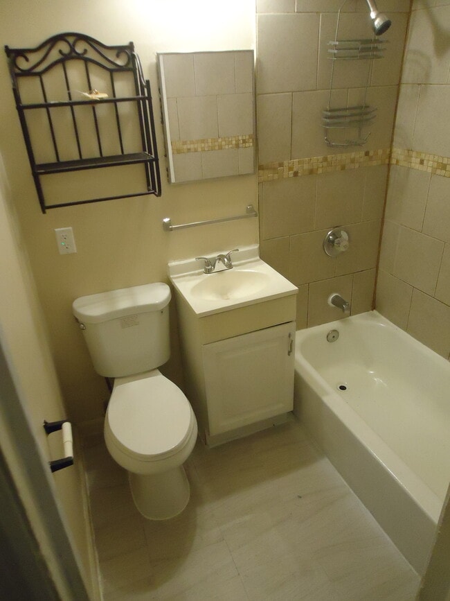 Fotografía del edificio - 4024 Hilton Rd