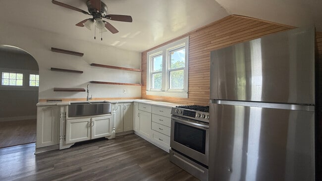 Building Photo - 325 N Hawley Rd Rental