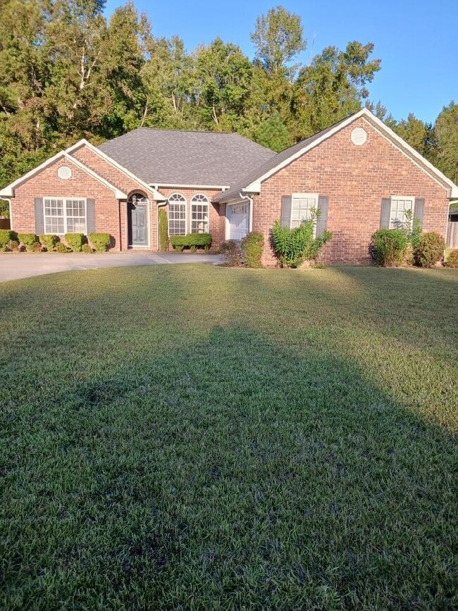 Building Photo - 2105 Hobbit Way Rental