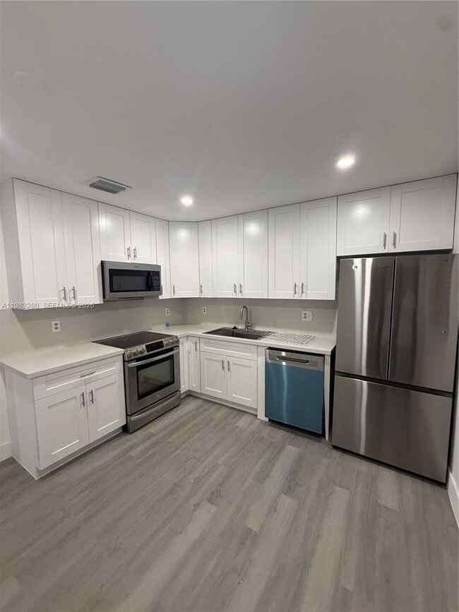 Photo - 1736 N 16th Ct Unidad B