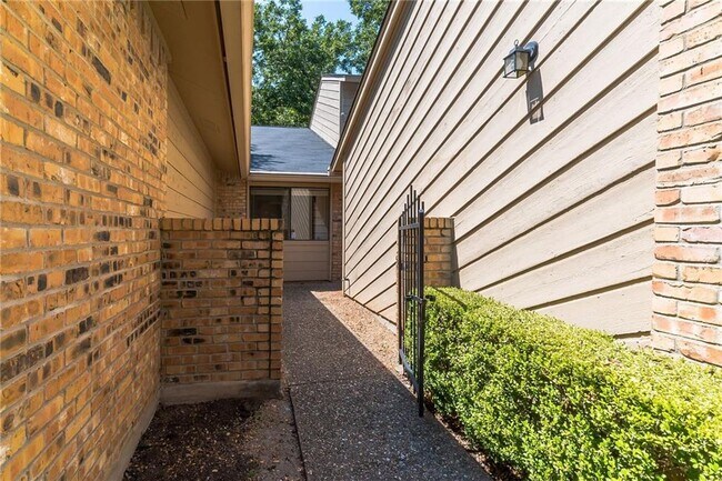 Photo - 7211 Lakewood Dr Unidad D-114