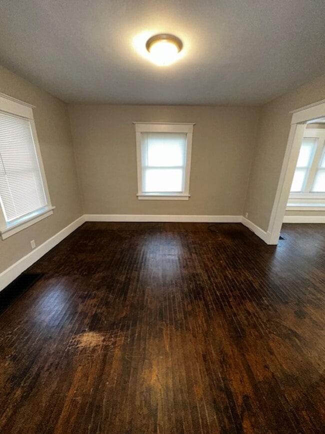 Photo - 2 bedroom 1 bath - available now!