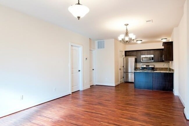 Photo - 1582 Wickham Pond Dr Unidad B