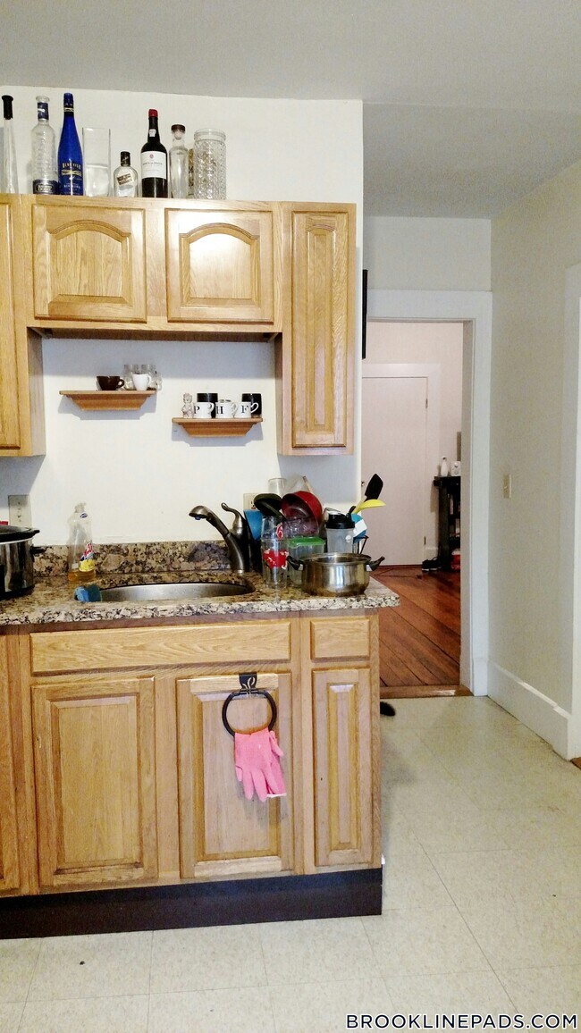 Photo - 127 Brook St Unit 1