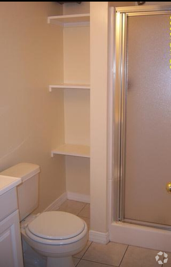 Building Photo - 74 Revere St Unit 1F Rental