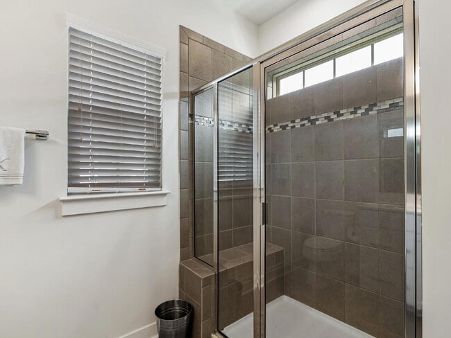 Photo - End unit townhome just minutes from uptown!!