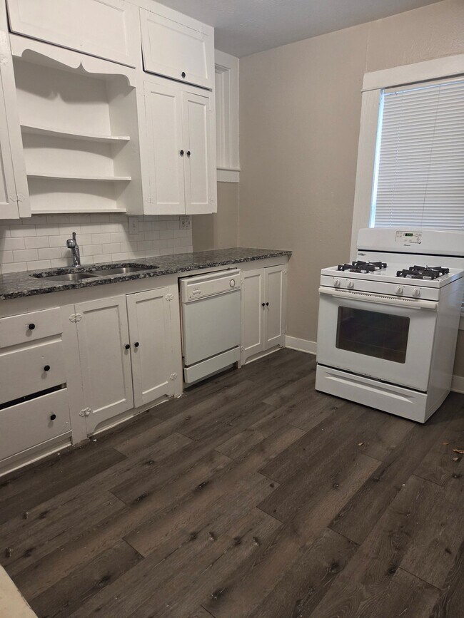 Photo - 301-311 W Leuda St Unit 301B
