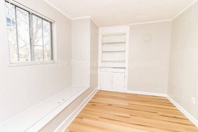1713 Carson Ave