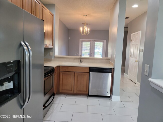 Photo - 1491 Fieldview Dr