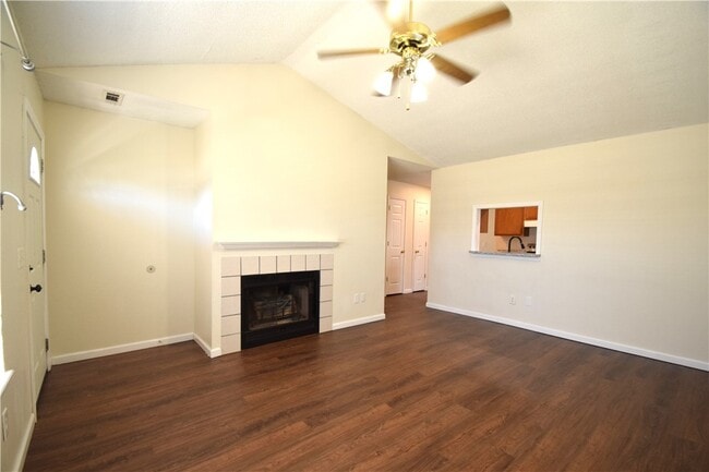 Photo - 207 SE 16th St