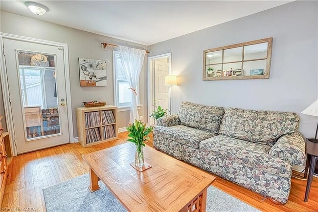 Photo - 15 Balaclava St