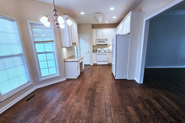 Photo - 1370 Trillium Ln