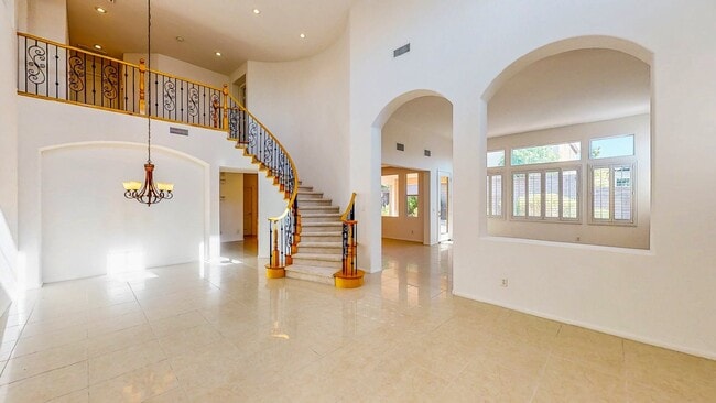 Building Photo - Beautiful 4 bedroom 3 full bath home with 2,902 Sq. FT. of living space.