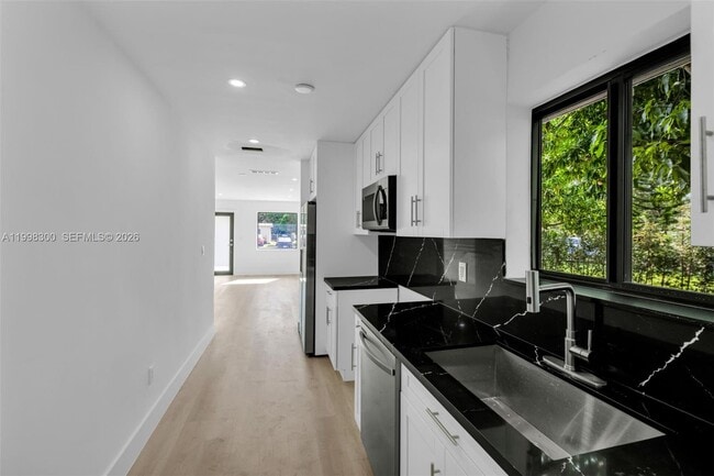 Photo - 1595 NE 143rd St