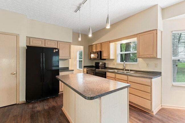 Photo - 7811 Waggoner Chase Blvd