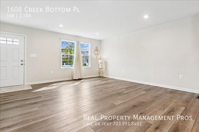 Photo - 1608 Creek Bottom Pl