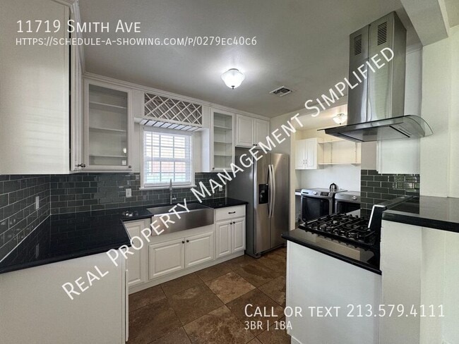 Photo - 11719 Smith Ave