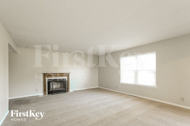 Photo - 6560 Hollingsworth Dr