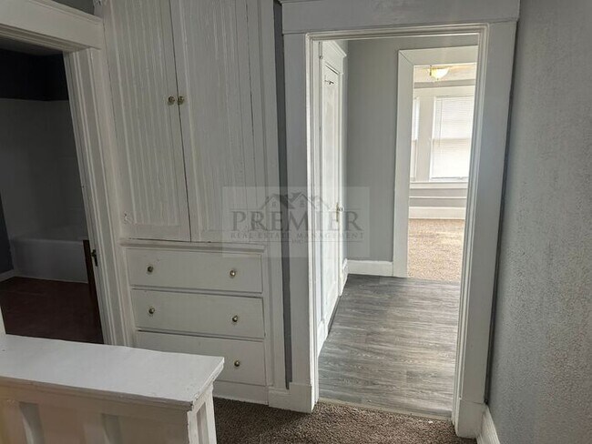 1124 S Ash Ave