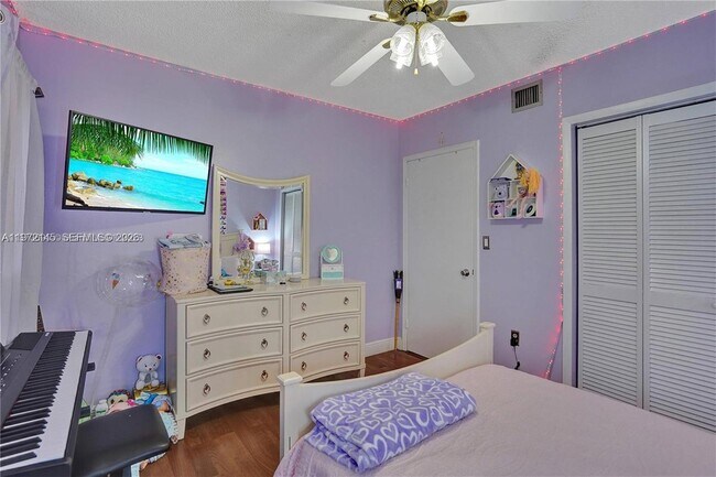 Photo - 1490 W 42nd Pl Unit 206