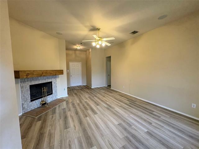 Photo - 913 Tourmalin Dr