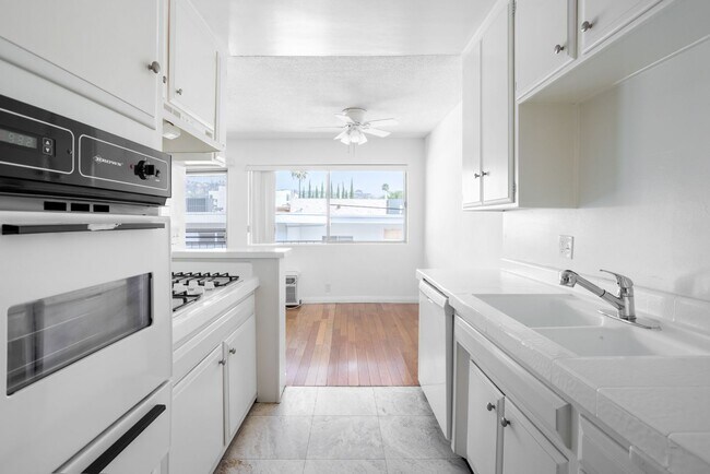 Photo - 725 Hayworth Apartments