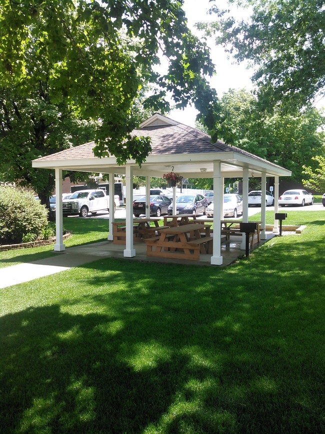 Photo - Robinson Heights Apartments