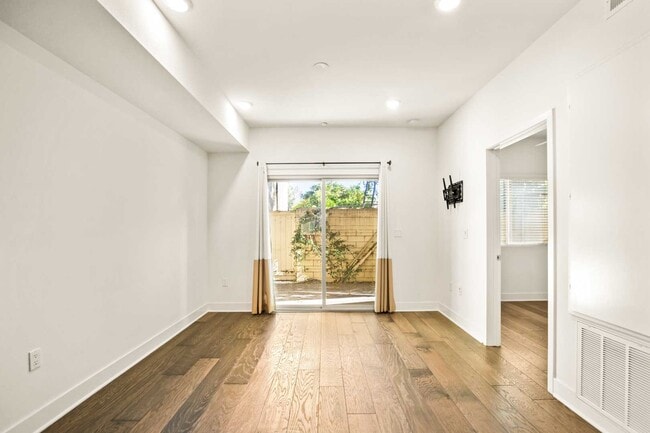 Photo - 2970 Ripple Pl Unidad 104