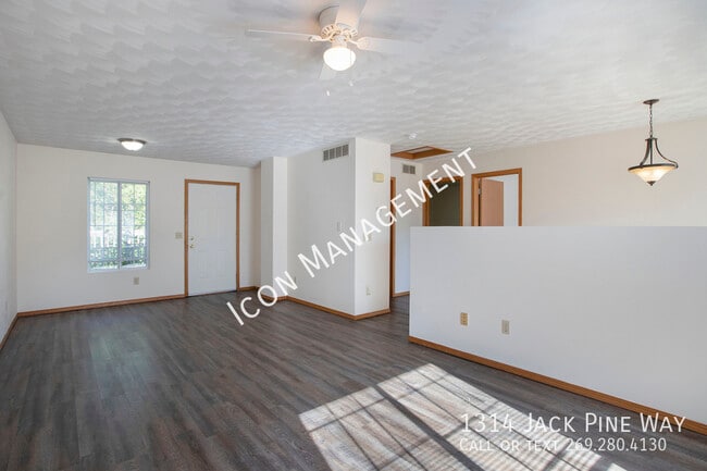 Photo - 1314 Jack Pine Way